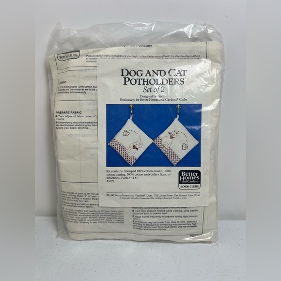 Bucilla Dog Cat Potholders Embroidery Kit 1984 Better Homes Garden Clubs NOS - Picture 1 of 5